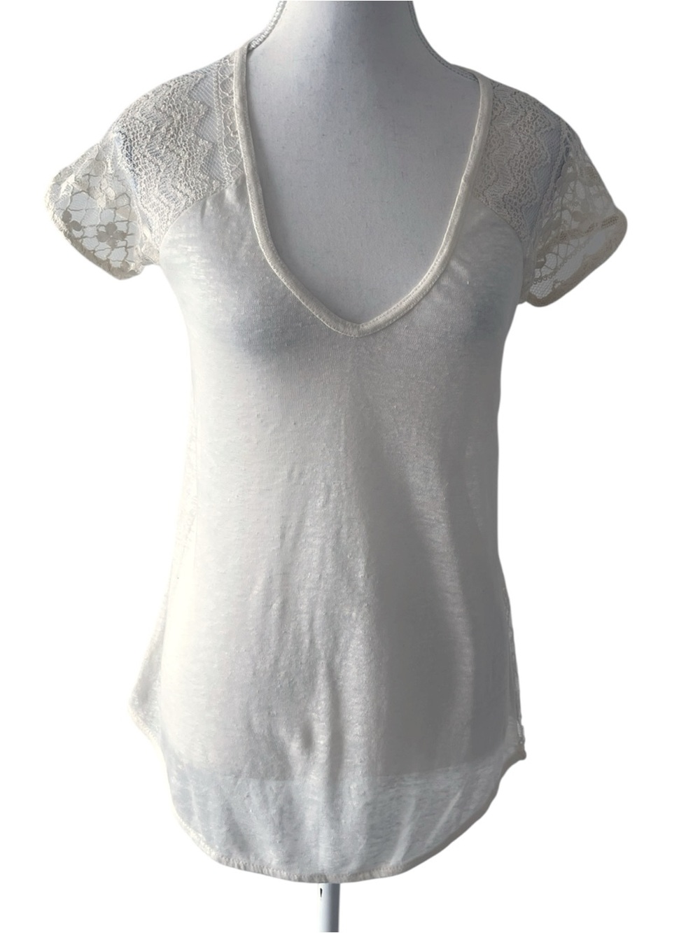 Zara Off-White Size Small V-Neck Linen T-Shirt with Lace Sleeves & Back